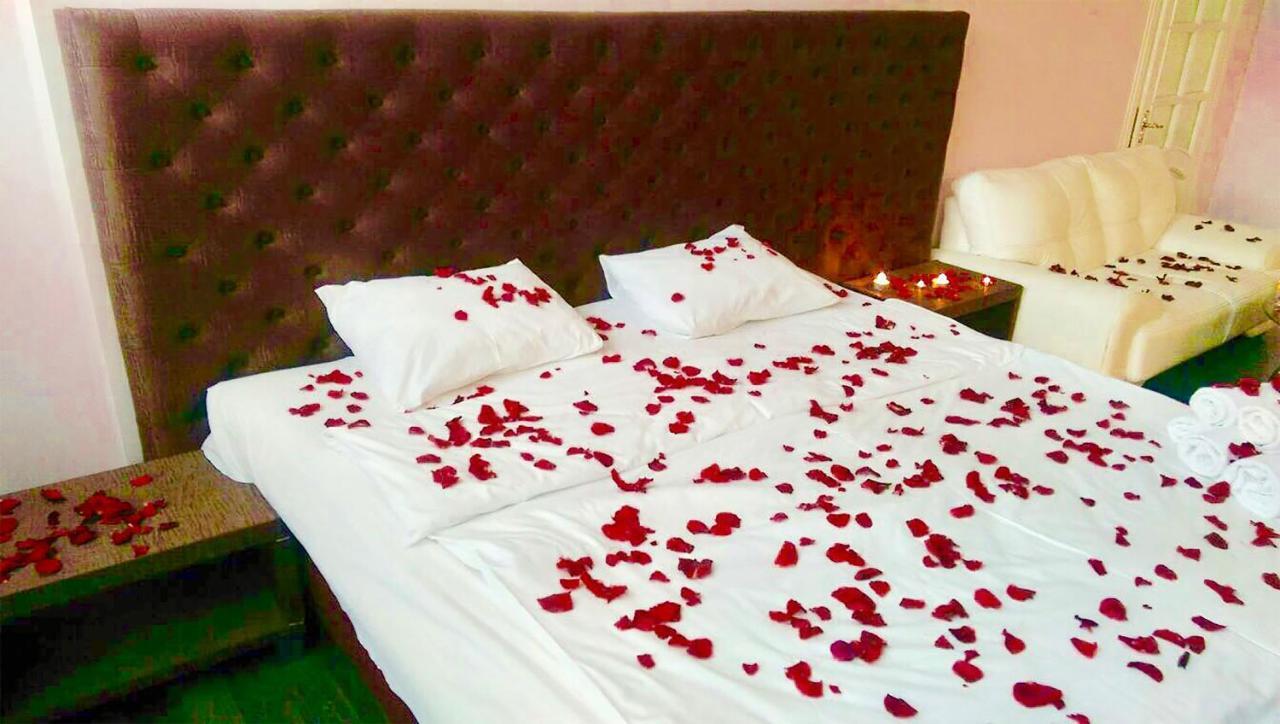 Emperum Nelson Hotel 키시나우 외부 사진