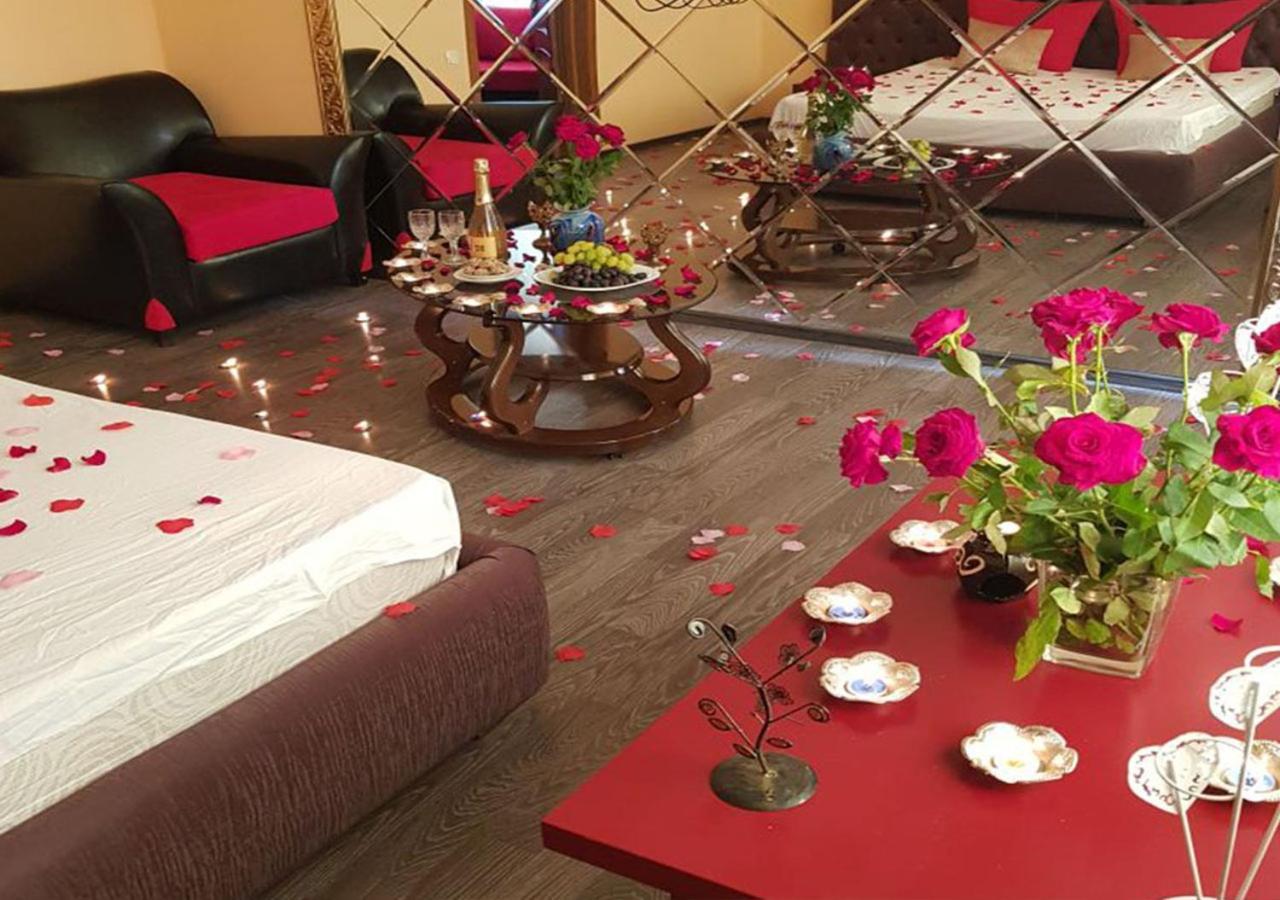 Emperum Nelson Hotel 키시나우 외부 사진