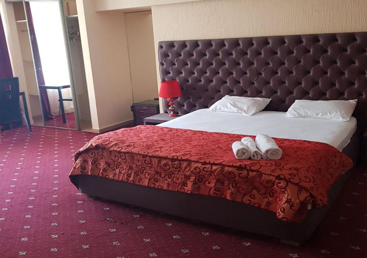 Emperum Nelson Hotel 키시나우 외부 사진