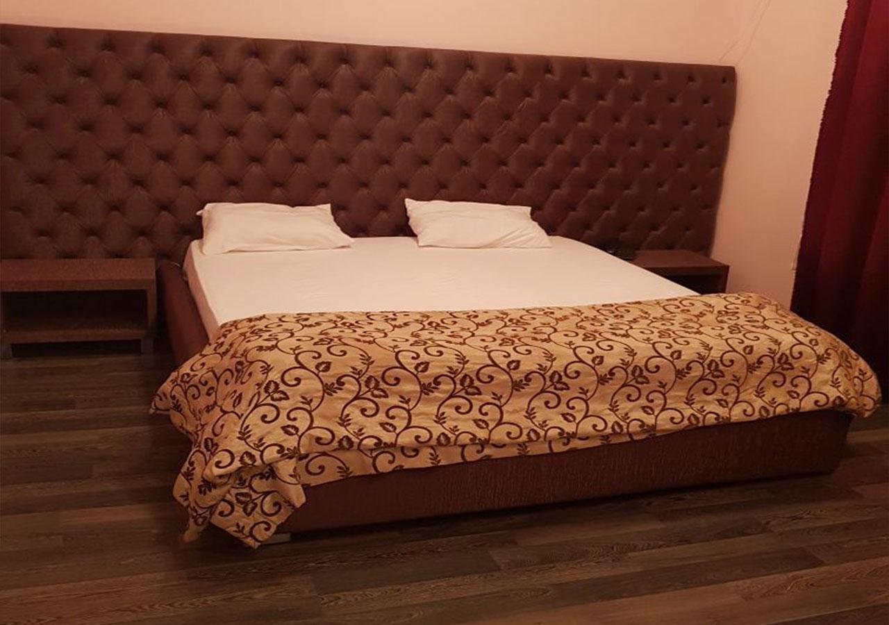Emperum Nelson Hotel 키시나우 외부 사진