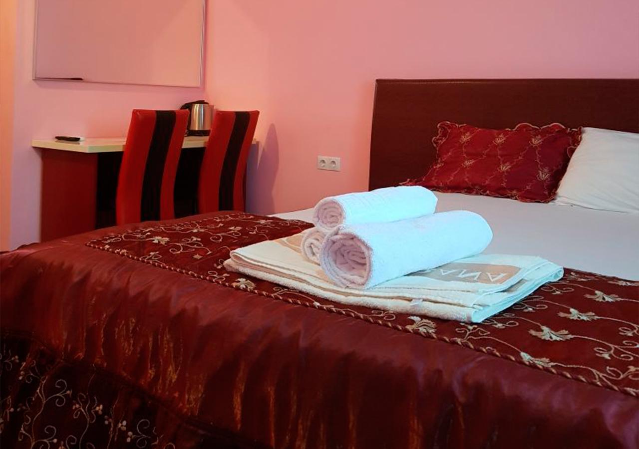 Emperum Nelson Hotel 키시나우 외부 사진