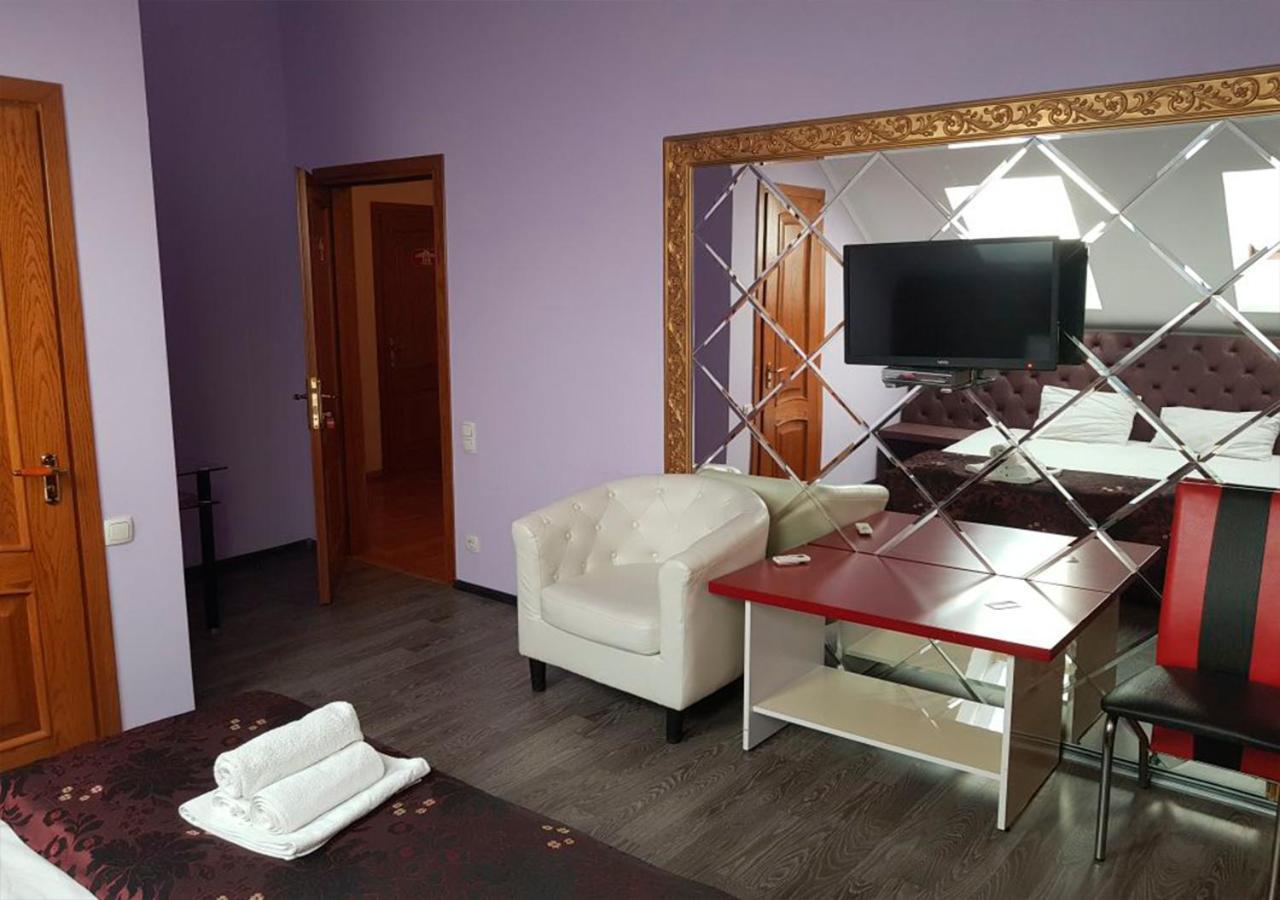 Emperum Nelson Hotel 키시나우 외부 사진