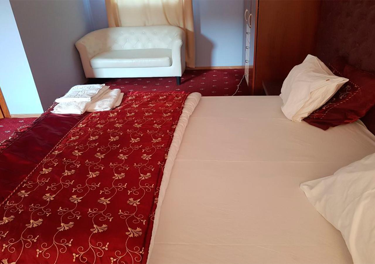 Emperum Nelson Hotel 키시나우 외부 사진